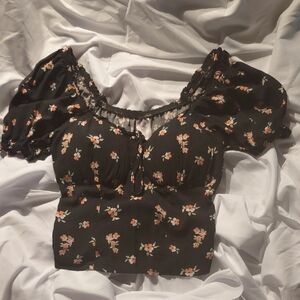 (No Boundaries) Black Floral Puff Sleeve Crop Top Blouse
